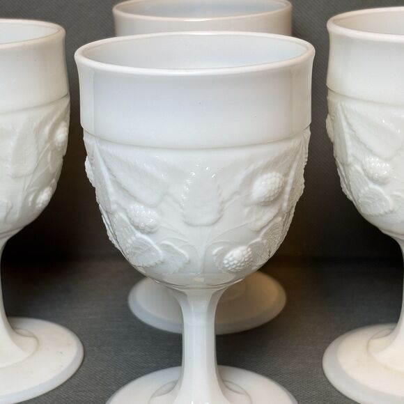 4 Vintage Hobbs Brockunier Blackberry Pattern Wine/Water Goblets Chalice EAPG UV - Picture 3 of 8